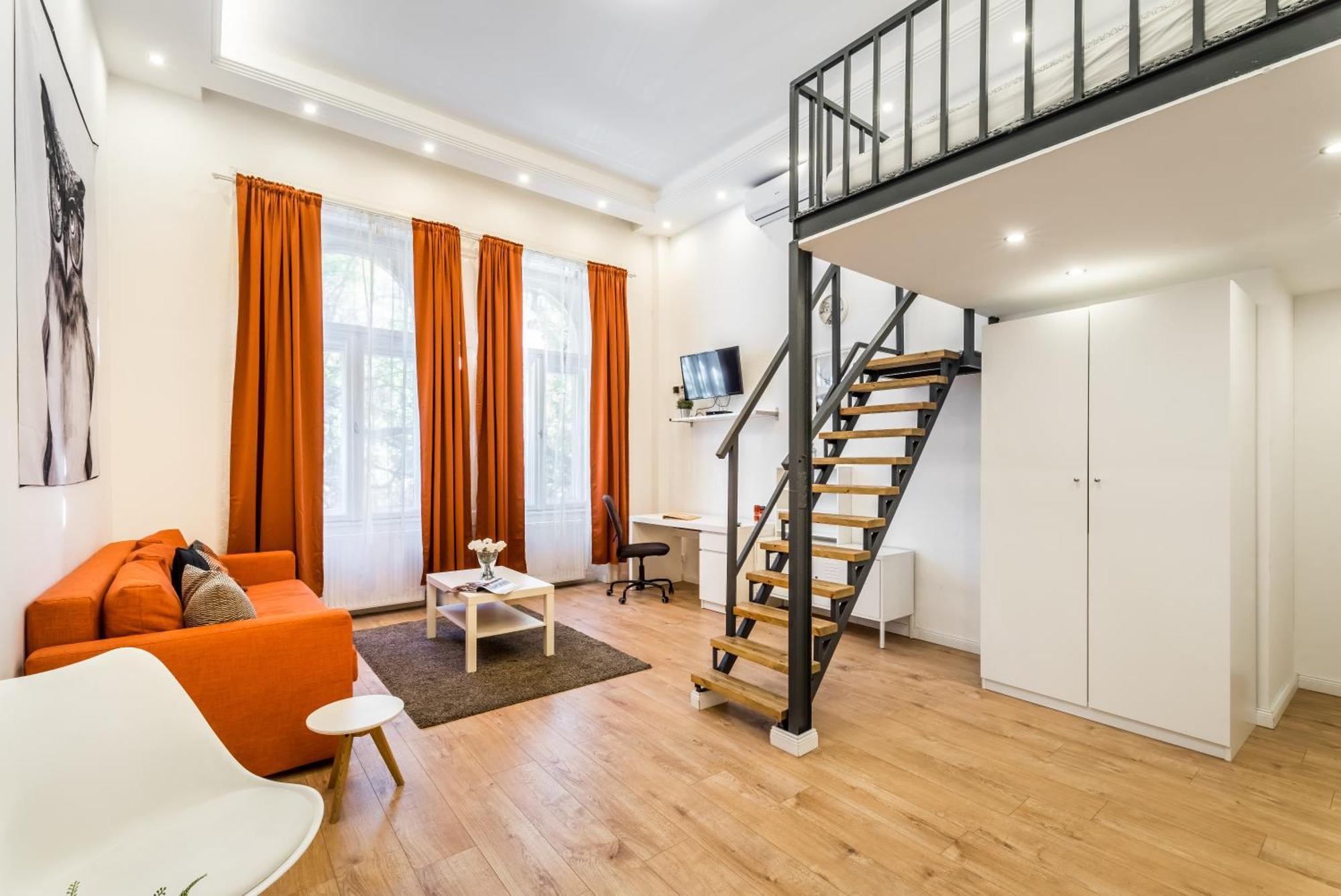 Grand Avenue Apartment — Photos 2